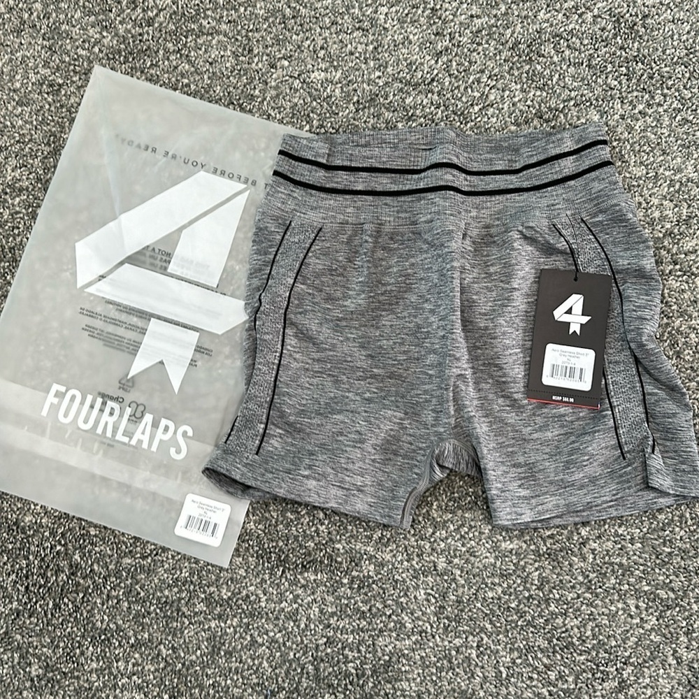 NWT Fourlaps Aero seamless short 3” inseam. Grey Heather size xl